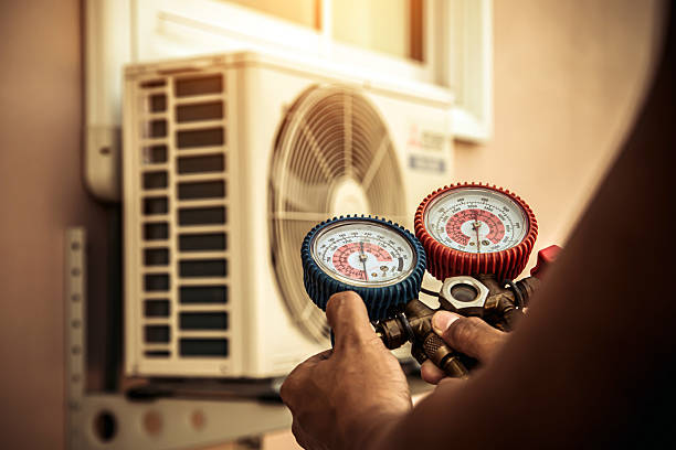Professional Hvac Repair technician working in Summerfield, IL